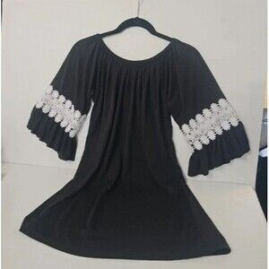 WinWin Black White Ruffle Blouse Size S/M Peasant Boho Whimsy Offshoulder